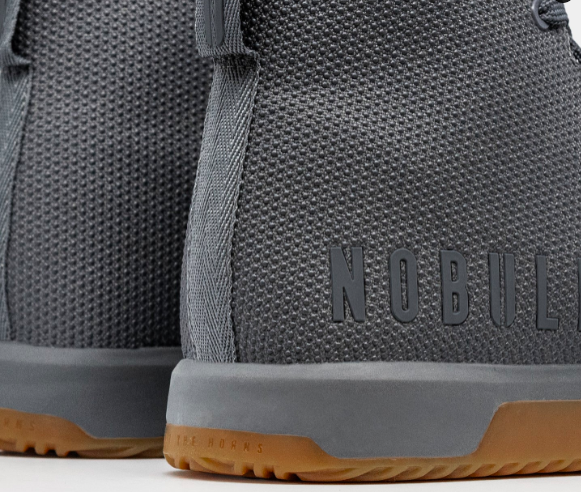 NOBULL MUJER TRAINER + DARK GREY GUM HIGH TOP