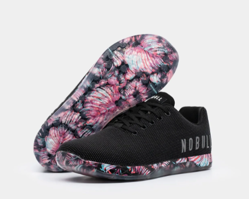 NOBULL MUJER TRAINER FLORAL MIDNIGHT PALM