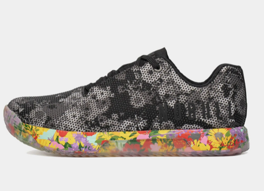 NOBULL MUJER TRAINER + FLORAL MONOCHROME SUPERBLOSSOM