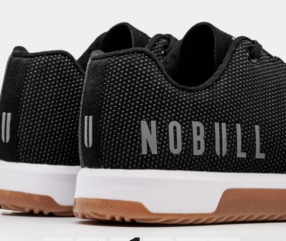 NOBULL HOMBRE TRAINER + BLACK WHITE GUM