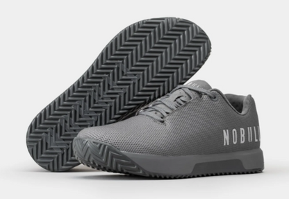 NOBULL HOMBRE TRAINER + DARK GREY SHADOW