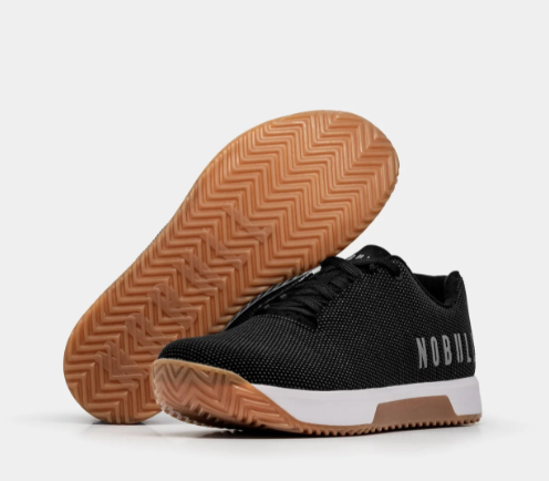 NOBULL HOMBRE TRAINER + BLACK WHITE GUM