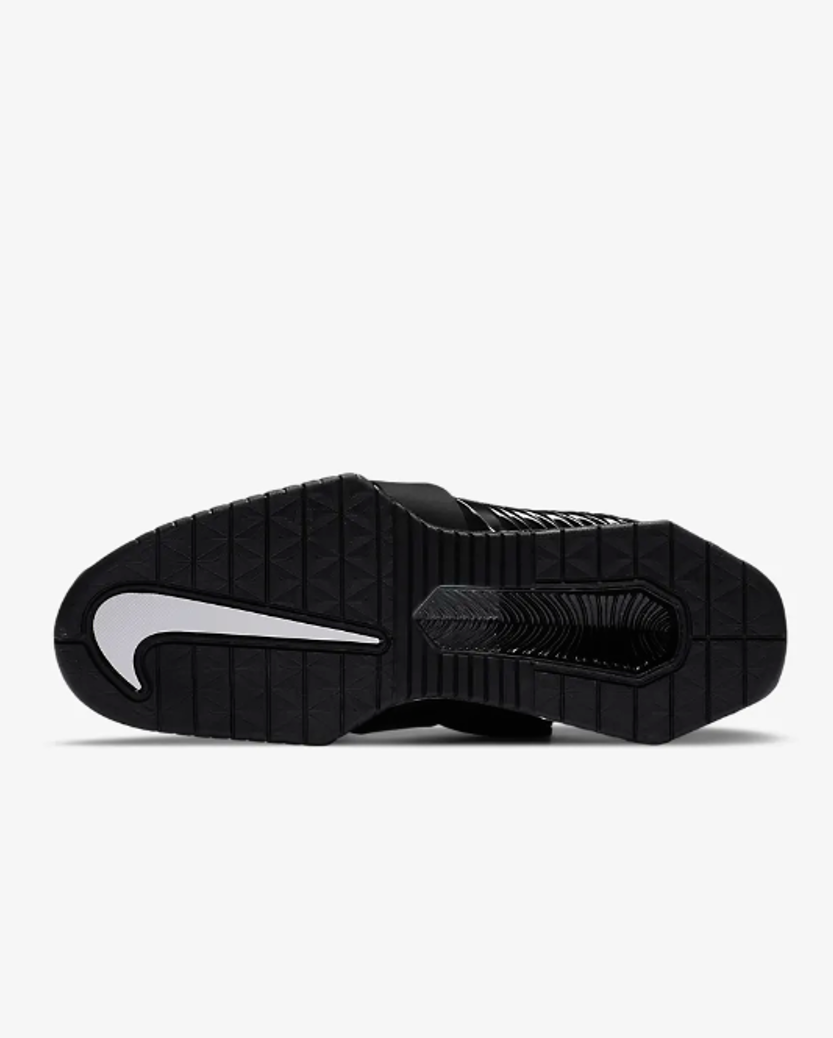 NIKE ROMALEO 4 BLACK